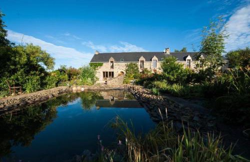 Neant-sur-Yvel Casa | Gite Bretagne Brocéliande piscine