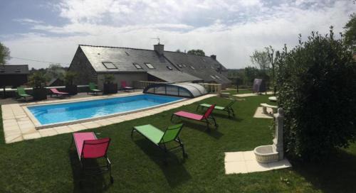 Neant-sur-Yvel Casa | Gite Bretagne Brocéliande piscine
