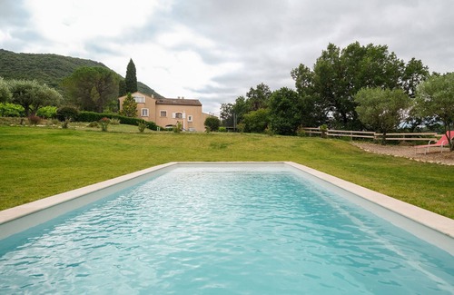 Bedarieux Casa | Gite Cabernet 8 Personnes - La Grange des Aurièges - Piscine et Mini-ferme