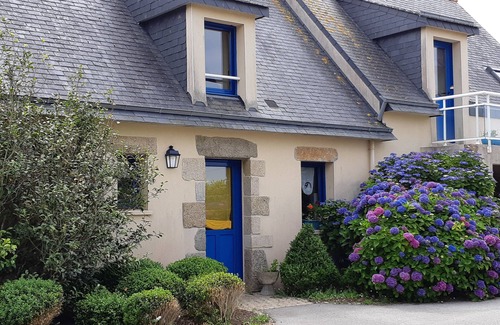 Ploudalmezeau Casa | Gite Camélias, 3 stars, 700m from the beach, Portsall, Lampaul Ploudalmezeau