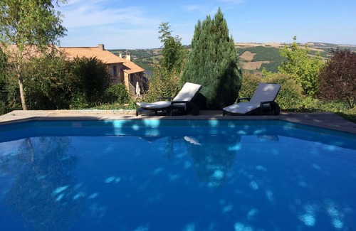 Laval-Roqueceziere Casa | Casa con piscina.