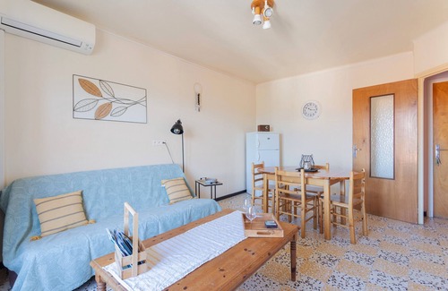 Banyuls-dels-Aspres Apartamento | Gîte 'Canigou' with Mountain View, Wi-Fi, and Air Conditioning