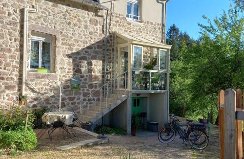 Cublac Casa | Gite Charlotte au Domaine de la Morétie