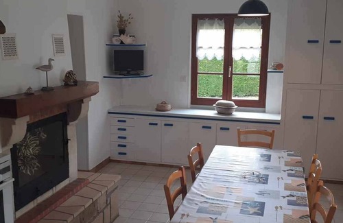 Saint-Marcouf Casa | Gîte Chez Mamie A pleasant and quiet cottage by the sea
