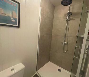 Reignac Apartamento | Gite confortable avec terrasse et piscine