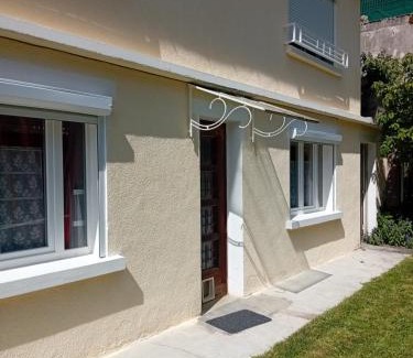 Saint-Alban-sur-Limagnole Casa | gite D ETAPE DU PELERIN de la butte aux oiseaux