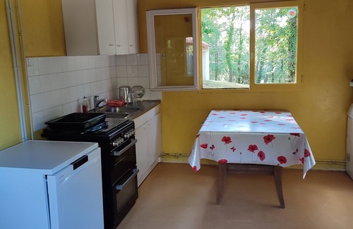 Nadaillac Casa | Gite DE Charme Avec Piscine, Discotheque ET Complexe Sportif