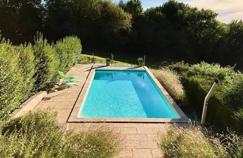 Uzerche Villa | Gîte de France A pearl of view 4 ears of corn - Gite de France 14 people