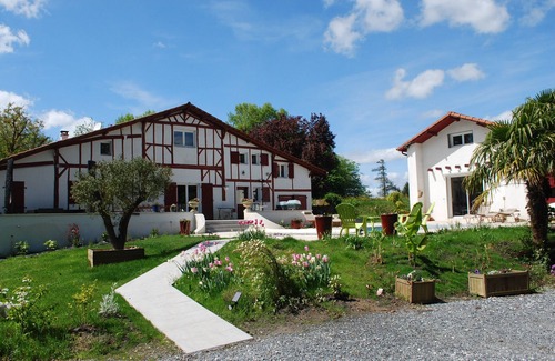 Garrey Casa | Gite de la BARTHE con piscina climatizada
