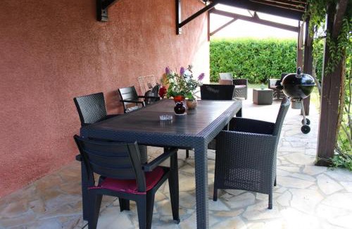 Vindelle Casa | Gite De La Meronne