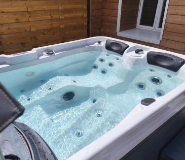 Rodelinghem Casa | Gite de la perle rouge "jacuzzi privatif"