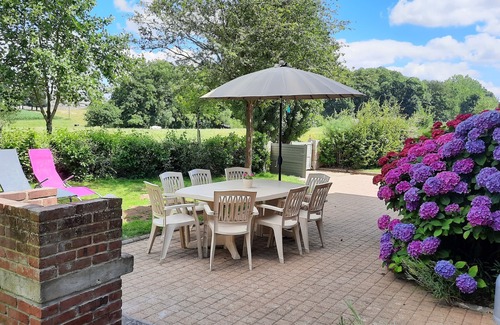 Plouasne Cabaña | Gite des PROM'NOUS,independent in BRITTANY, enclosed garden, countryside, lake Néal.SPA