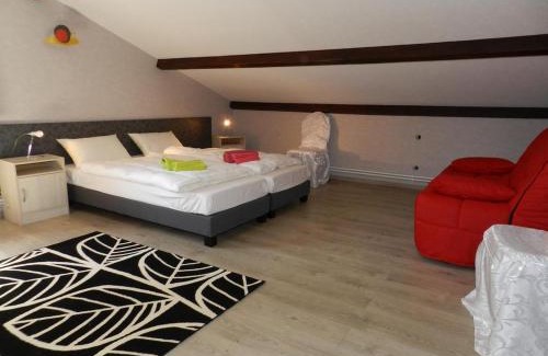 Ternand Casa | GITE du DOMAINE des PIERRES DOREES