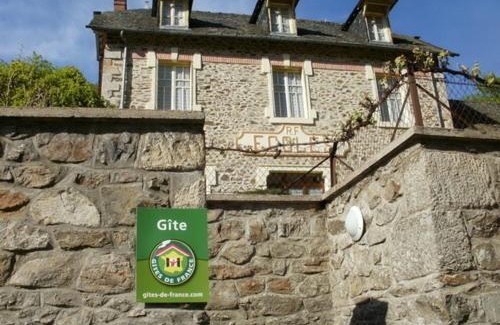 Laval-sur-Luzege Casa | Gite ecole