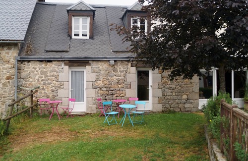 Saint-Exupery-les-Roches Casa | Gite for 15 people