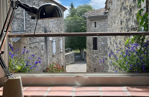 Saint-Privat-de-Champclos Casa | Gîte 6 pers, terrace, 12km from the Ardèche gorges, at the gateway to the Cévennes