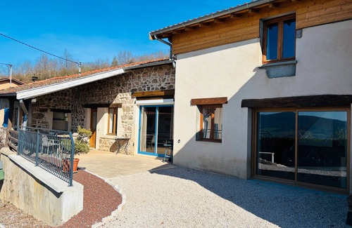 Lantignie Cabaña | Gîte 'Gite De Clairette Et Nono' with Private Terrace and Wi-Fi