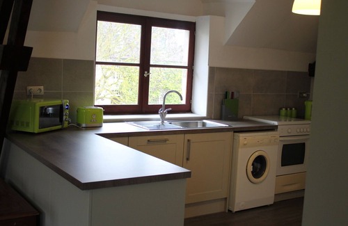 Fresne-la-Mere Casa | Gîte Goulet sleeps 5 just a stone's throw from Suisse Normande!