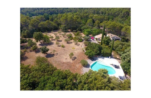 Salernes Cabaña | Gîte in a peaceful setting between olive trees and swimming pool