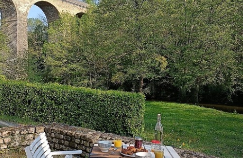 Saint-Pompain Cabaña | Gîte in the heart of nature by the river