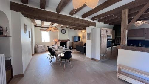 Nouan-sur-Loire Casa | Gite l'Escapade- 8 people- Near castles-2 hours 15 minutes from Paris