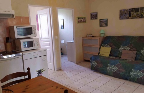 Regusse Cabaña | Gîte l'olivier in the heart of the verdon, 15 minutes from the lower gorges and 30 minutes from the lakes.