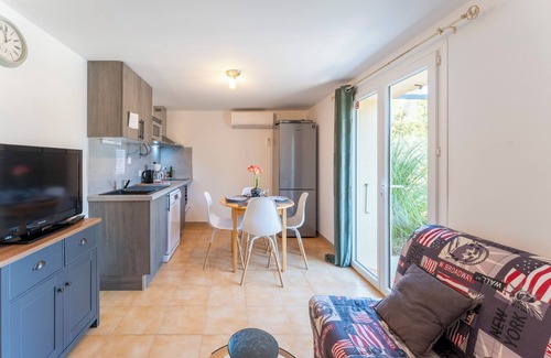 Vaison-la-Romaine Cabaña | Casa rural 'L'oustaou Du Clos' con piscina compartida, Wi-Fi y aire acondicionado