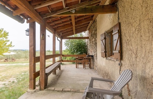 Bessas Cabaña | Gîte 'La Bergerie - Le Mas De Peyraube' with shared pool, communal garden and Wi-Fi