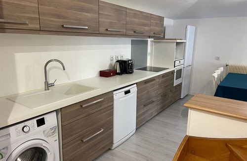 Combs-la-Ville Casa | Gite la Briquette 6 persons near RER D. Paris 30 min. away.
