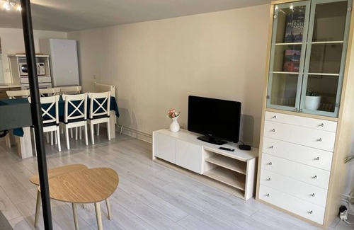 Combs-la-Ville Casa | Gite la Briquette 6 persons near RER D. Paris 30 min. away.
