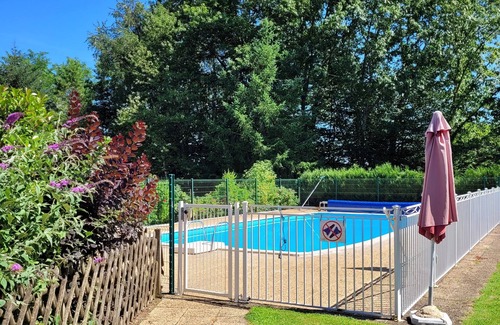 Saint-Saud-Lacoussiere Casa | Gite La Vigne; charming authentic renovated farmhouse in Dordogne