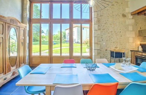 Chassaignes Casa | 'Gîte La Grange' con piscina compartida, terraza privada y Wi-Fi