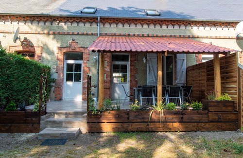 Lorris Casa | Gite "la p'tite étape" close to all amenities