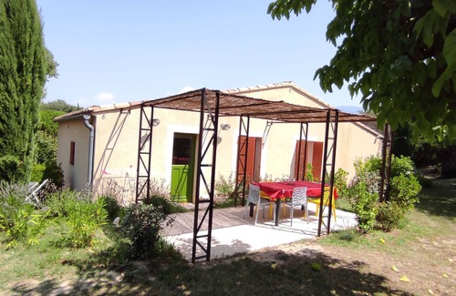 Entrechaux Apartamento | Gîte Lavande, between vineyards and olive groves.