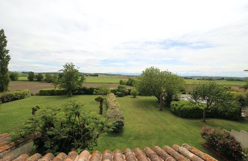 Fanjeaux Casa | Gîte Lavande: renovated farmhouse with swimming pool and panoramic view of the Pyrenees