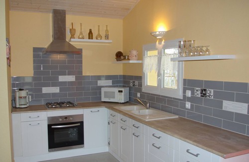 Savignac-de-Miremont Cabaña | Gite LE HIBOU with garden and swimming pool covered terrace