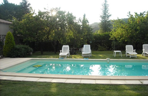 Les Mages Cabaña | Casa rural '' le Monet '' en una casa de campo, tranquila, piscina, servicios de calidad