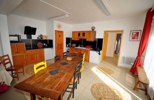 La Grave Apartamento | Gîte le Rocher - Apartment on the ground floor for 8 people.