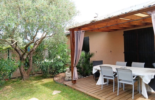 Gratentour Casa | GITE LES TOURNESOLS House, Garden, secure parking, air conditioning, Netflix, 4 pers