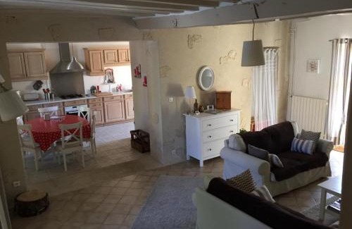 Vigny Casa | Gite Les Volets Rouges