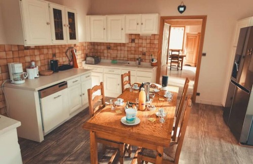 Pontcharra Casa | Gite located between lake and mountains, close to small tourist town.