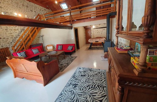 Marcillat-en-Combraille Cabaña | Gite Marcillat-en-Combraille, 4 bedrooms, 12 persons