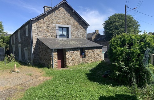 Saint-Pere Casa | Gite near the banks of the RANCE with garden ( 2 adults and 2 children)