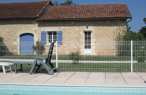 Sourzac Cabaña | casa rural de las peyras con piscina
