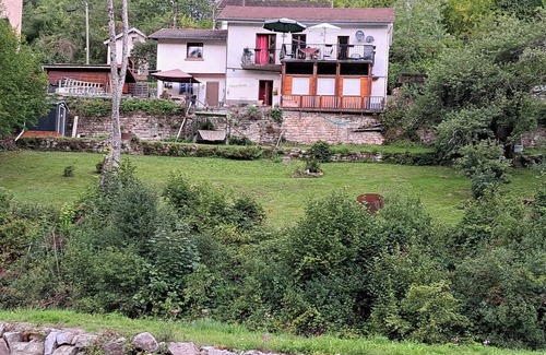Fontenoy-le-Chateau Apartamento | Gite on the Canal L'Est and the Coney River