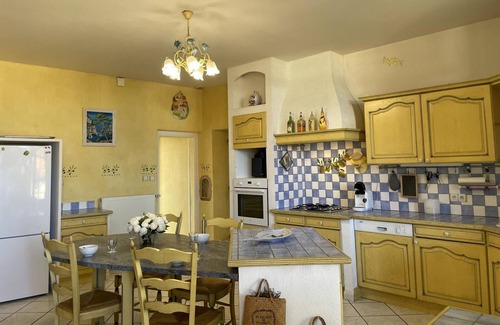 Pierrefitte-sur-Loire Cabaña | Gite Pierrefitte-sur-Loire, 5 bedrooms, 12 persons