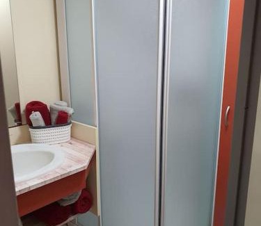 Saint-Marcan Chalet De Esquí | Gite proche Mont St Michel, Spa privatif en option ,St Malo