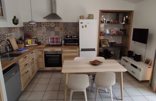 Entrechaux Apartamento | Gîte Romarin, between vineyards and olive groves.