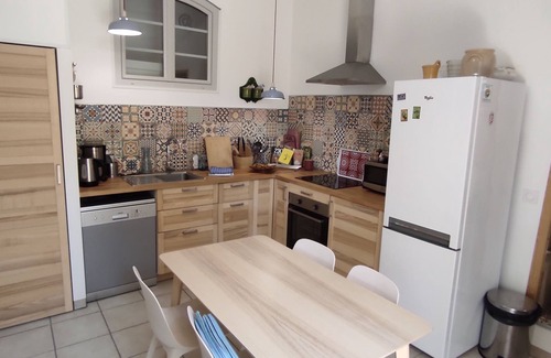 Entrechaux Apartamento | Gîte Romarin, between vineyards and olive groves.