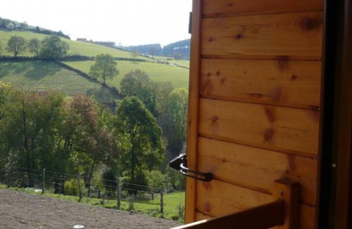 Saint-Cyr-de-Valorges Cabaña | Gite Saint-Cyr-de-Valorges, 4 bedrooms, 8 persons